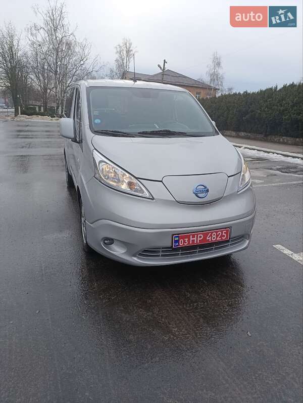 Мінівен Nissan e-NV200 2018 в Семенівці