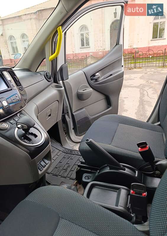 Мінівен Nissan e-NV200 2018 в Семенівці