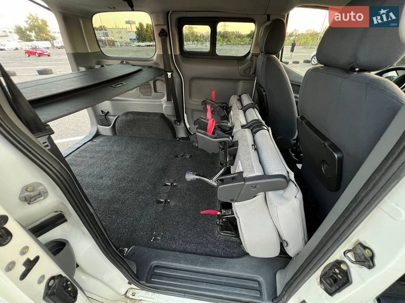 Минивэн Nissan e-NV200 2015 в Киеве