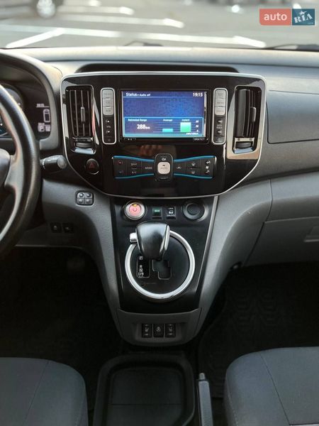 Минивэн Nissan e-NV200 2015 в Киеве