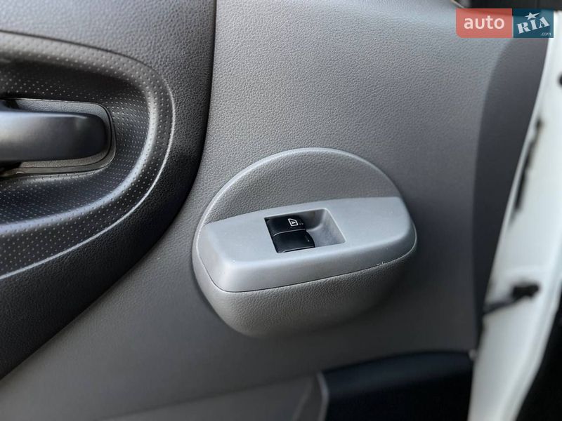 Минивэн Nissan e-NV200 2015 в Киеве