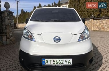 Вантажопасажирський фургон Nissan e-NV200 2014 в Надвірній