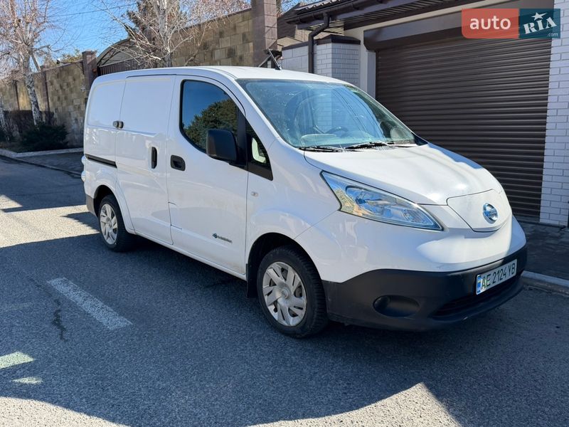 Nissan e-NV200 2016