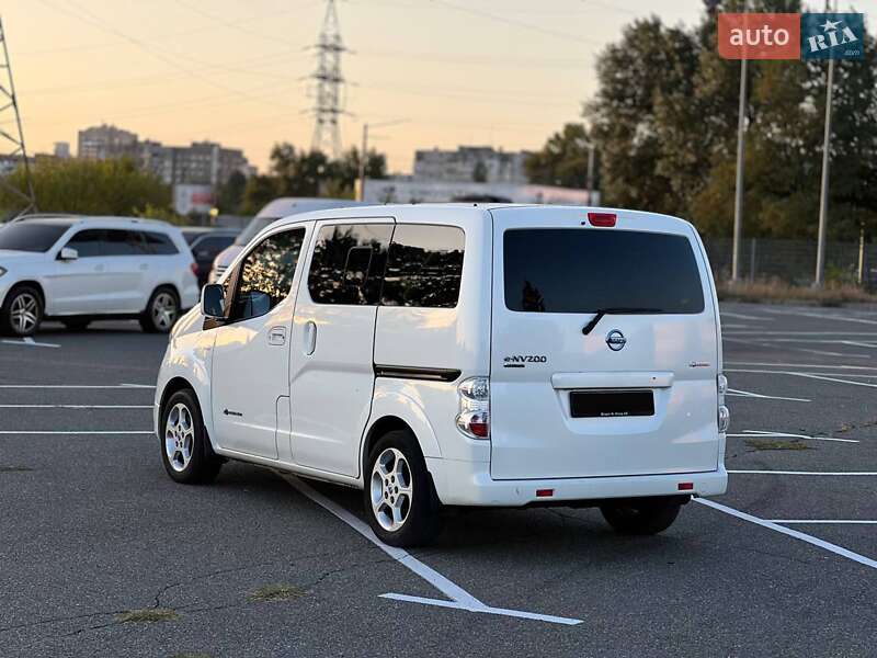 Минивэн Nissan e-NV200 2015 в Киеве