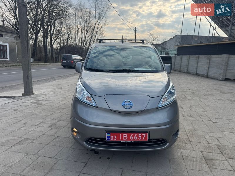 Минивэн Nissan e-NV200 2015 в Бурштыне