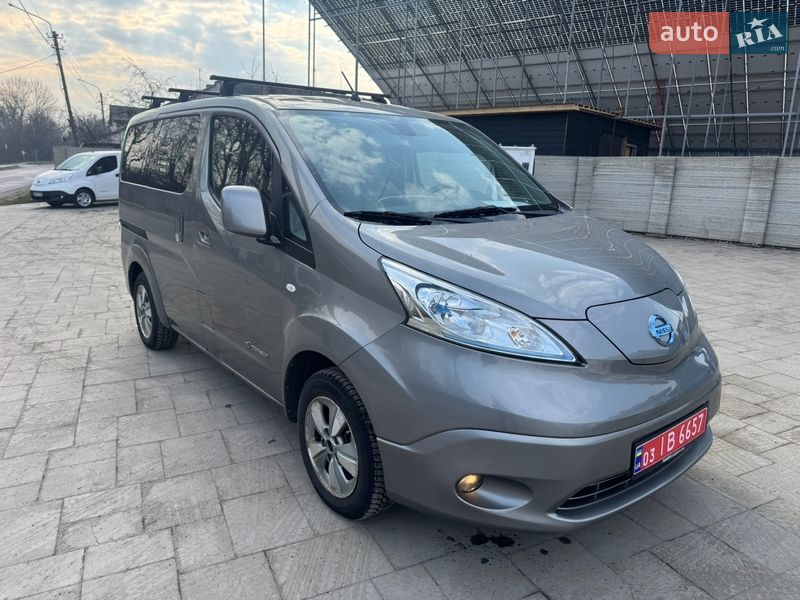 Минивэн Nissan e-NV200 2015 в Бурштыне