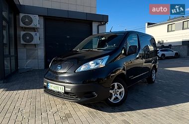 Вантажний фургон Nissan e-NV200 2017 в Рівному
