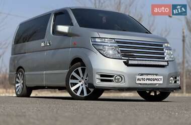 Минивэн Nissan Elgrand 2003 в Кривом Роге