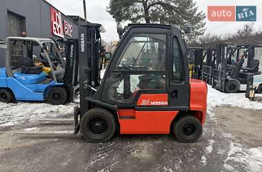 Вилочний навантажувач Nissan FD 2003 в Києві