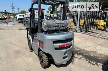 Вилочный погрузчик Nissan FG 2011 в 