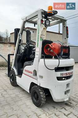 Вилочный погрузчик Nissan FG 2013 в 