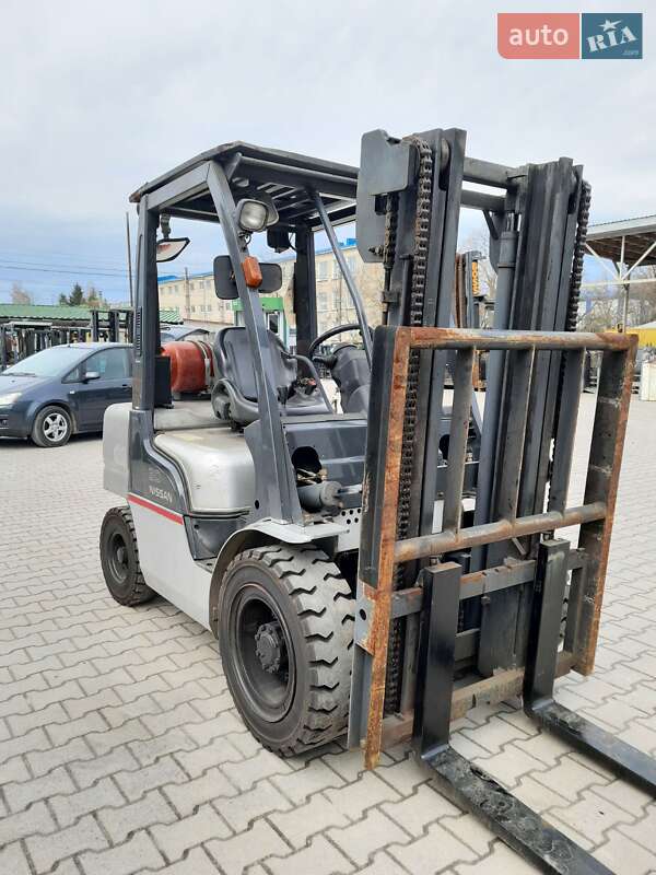 Вилочний навантажувач Nissan FG 2006 в Тернополі