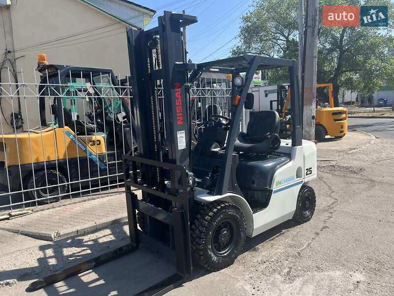 Вилочний навантажувач Nissan FG 2014 в Одесі