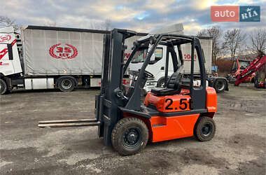 Вилочный погрузчик Nissan FG 2005 в Буштыне