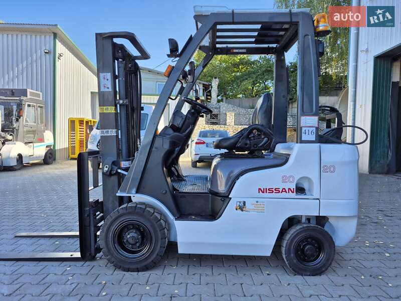 Nissan FG 2011 Nissan FG 2011