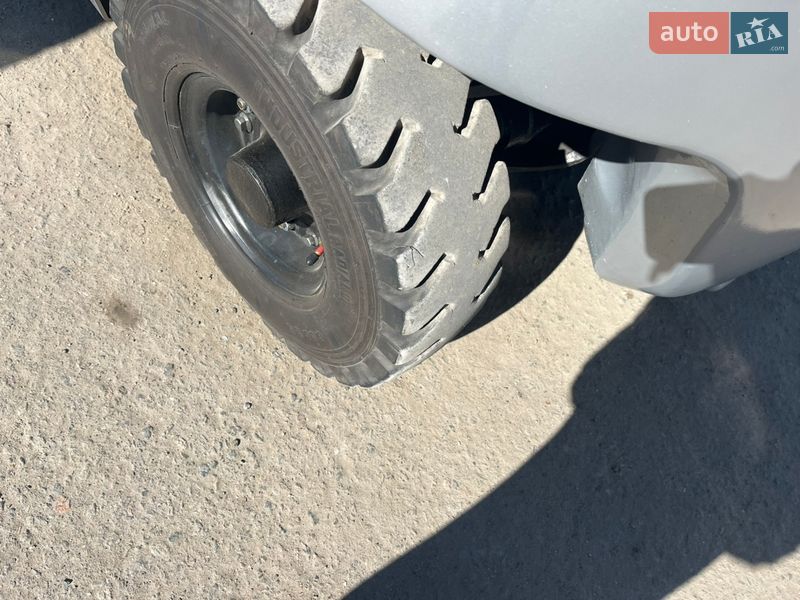 Вилочный погрузчик Nissan FG 2014 в Одессе