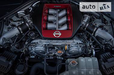 Купе Nissan GT-R 2019 в 