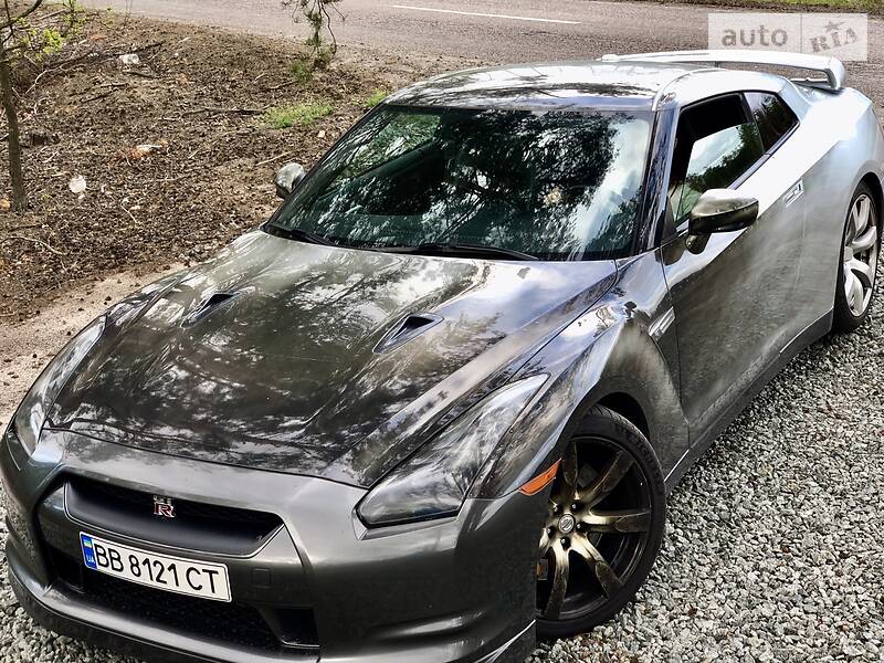 Купе Nissan GT-R 2008 в Києві