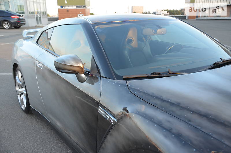 Купе Nissan GT-R 2008 в Києві