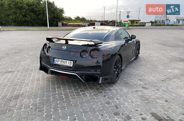 Купе Nissan GT-R 2015 в 
