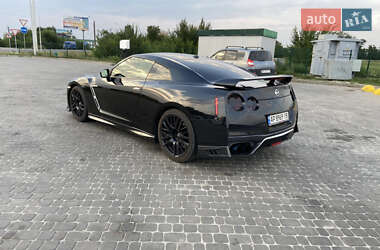 Купе Nissan GT-R 2015 в 