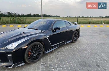 Купе Nissan GT-R 2015 в 