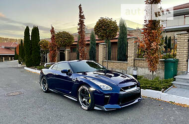 Купе Nissan GT-R 2017 в 