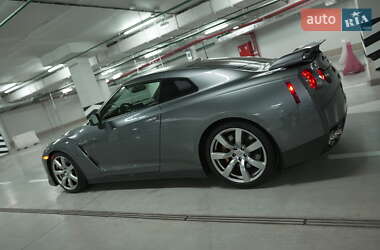 Купе Nissan GT-R 2009 в Киеве