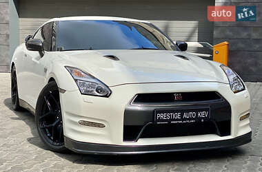 Купе Nissan GT-R 2013 в Києві