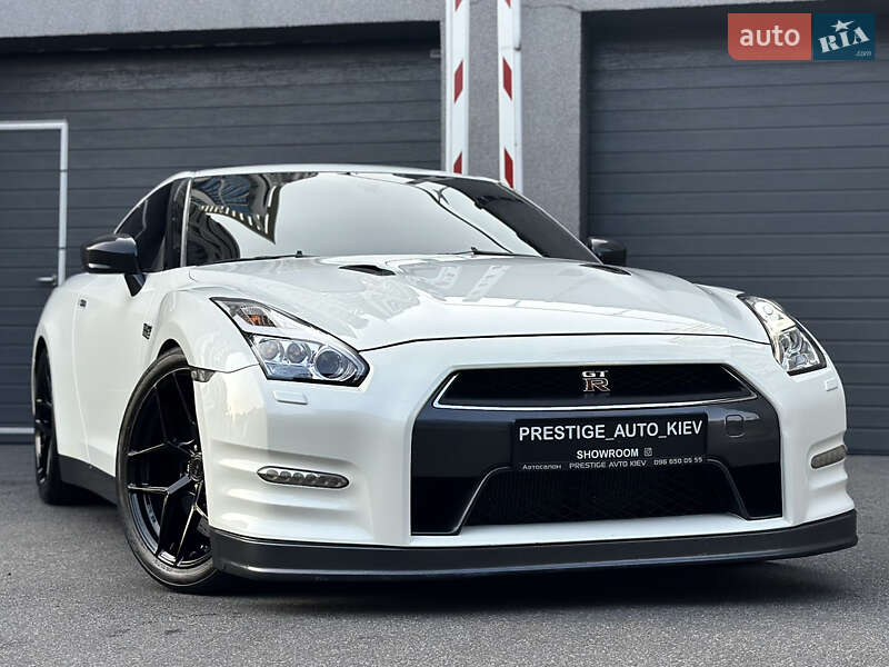 Nissan GT-R 2013