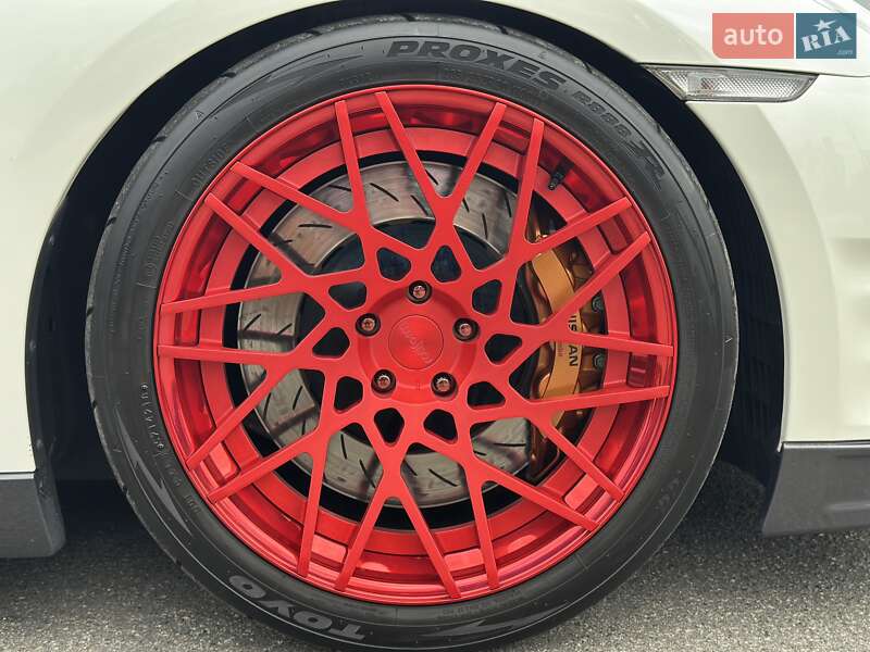 Купе Nissan GT-R 2013 в Києві