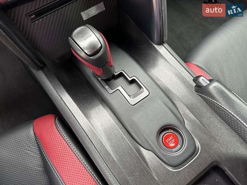 Купе Nissan GT-R 2013 в Києві