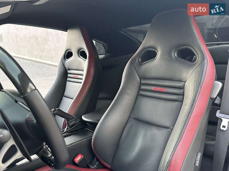 Купе Nissan GT-R 2013 в Києві