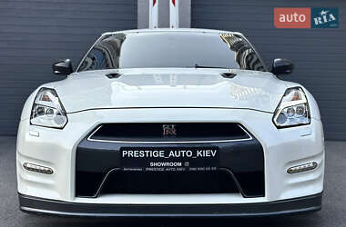 Купе Nissan GT-R 2013 в 