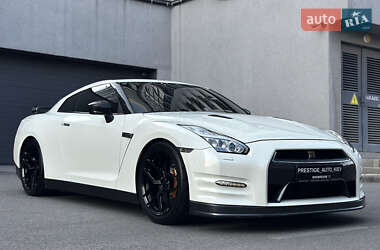 Купе Nissan GT-R 2013 в 