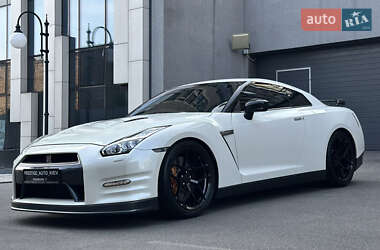Купе Nissan GT-R 2013 в 