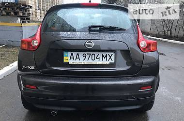 Позашляховик / Кросовер Nissan Juke 2013 в 