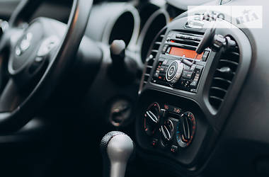 Позашляховик / Кросовер Nissan Juke 2013 в 