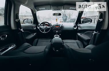 Позашляховик / Кросовер Nissan Juke 2013 в 