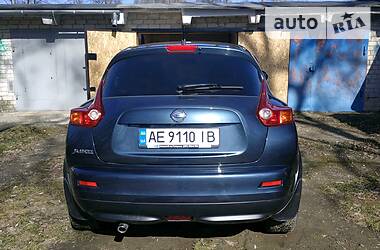 Позашляховик / Кросовер Nissan Juke 2012 в 