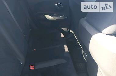 Позашляховик / Кросовер Nissan Juke 2012 в 