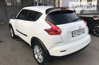 Позашляховик / Кросовер Nissan Juke 2014 в 