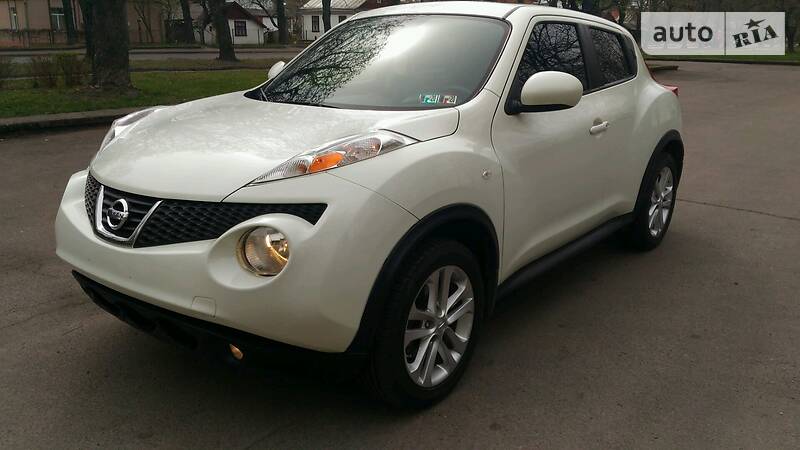 Позашляховик / Кросовер Nissan Juke 2011 в 
