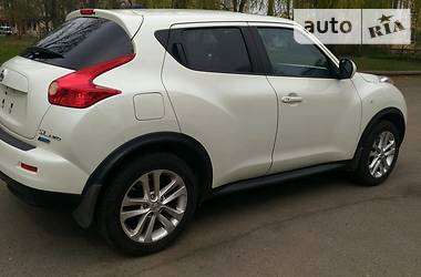 Позашляховик / Кросовер Nissan Juke 2011 в 