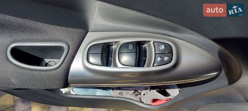 Внедорожник / Кроссовер Nissan Juke 2014 в Запорожье