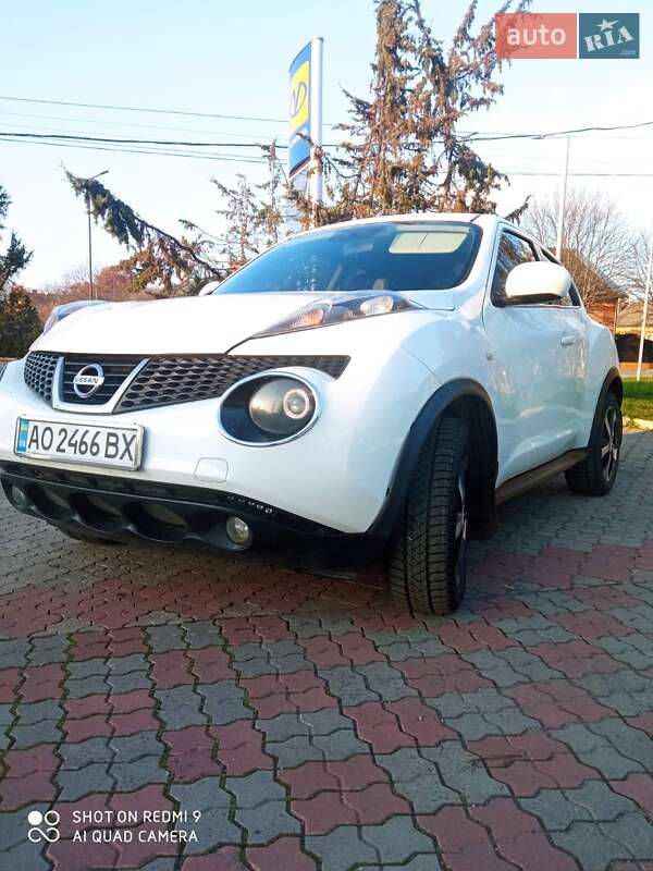 Внедорожник / Кроссовер Nissan Juke 2011 в Берегово