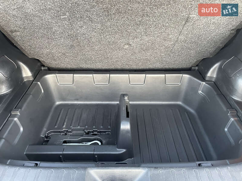 Позашляховик / Кросовер Nissan Juke 2012 в Чернівцях