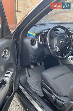 Внедорожник / Кроссовер Nissan Juke 2011 в 