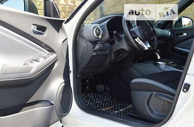 Позашляховик / Кросовер Nissan Juke 2022 в 