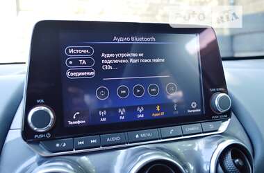 Позашляховик / Кросовер Nissan Juke 2022 в 